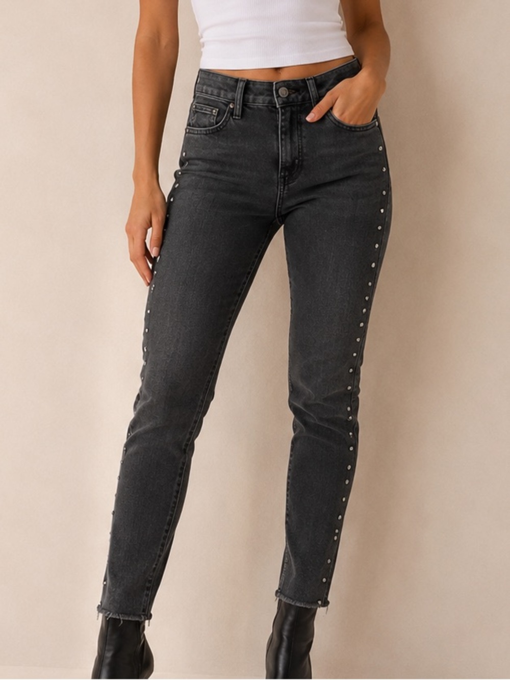 Levis Black Jeans Jeweled 721 High Rise Skinny Size 25